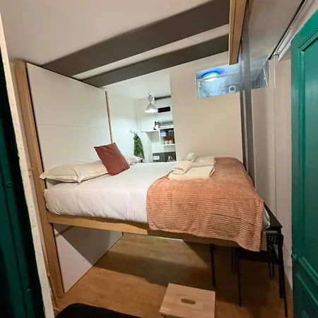 For Two - Perfect Location Close To Metro *