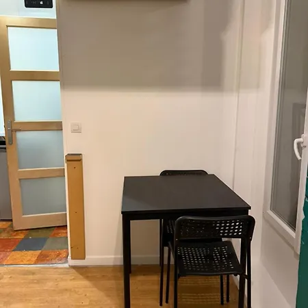 For Two - Perfect Location Close To Metro