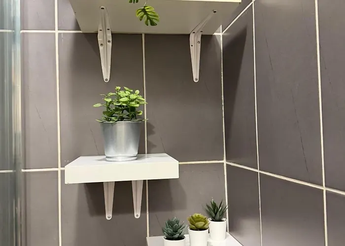 For Two - Perfect Location Close To Metro *