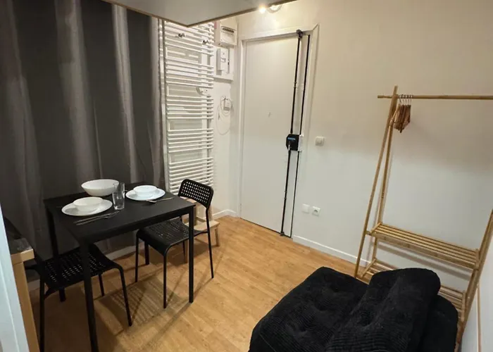 For Two - Perfect Location Close To Metro