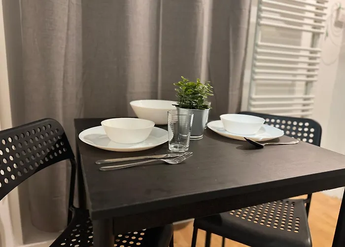 For Two - Perfect Location Close To Metro *